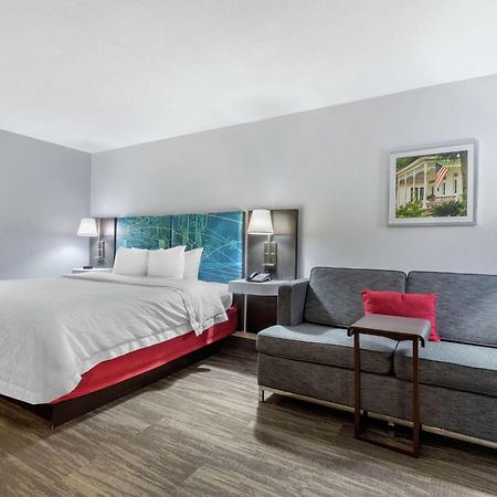 Hampton Inn Брукгейвен Екстер'єр фото