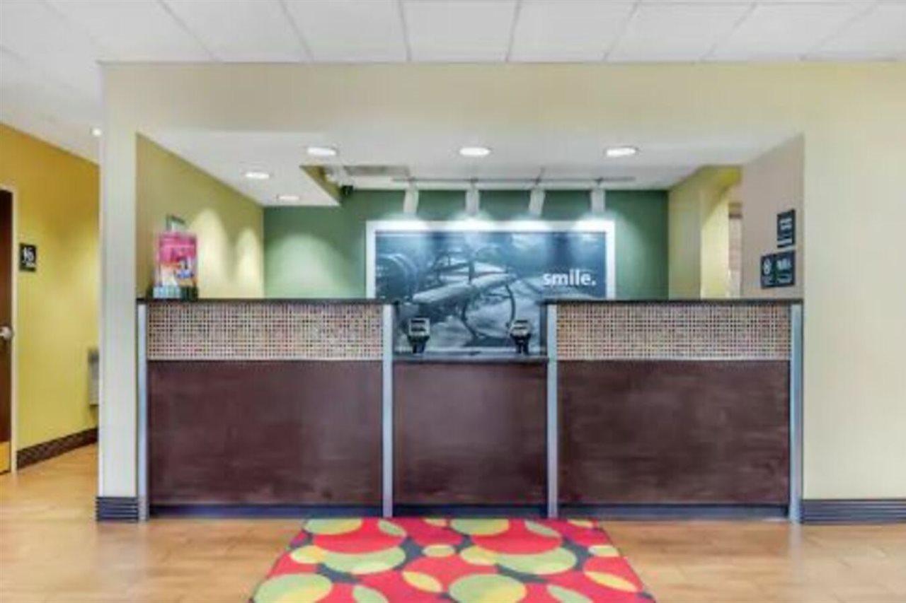 Hampton Inn Брукгейвен Екстер'єр фото