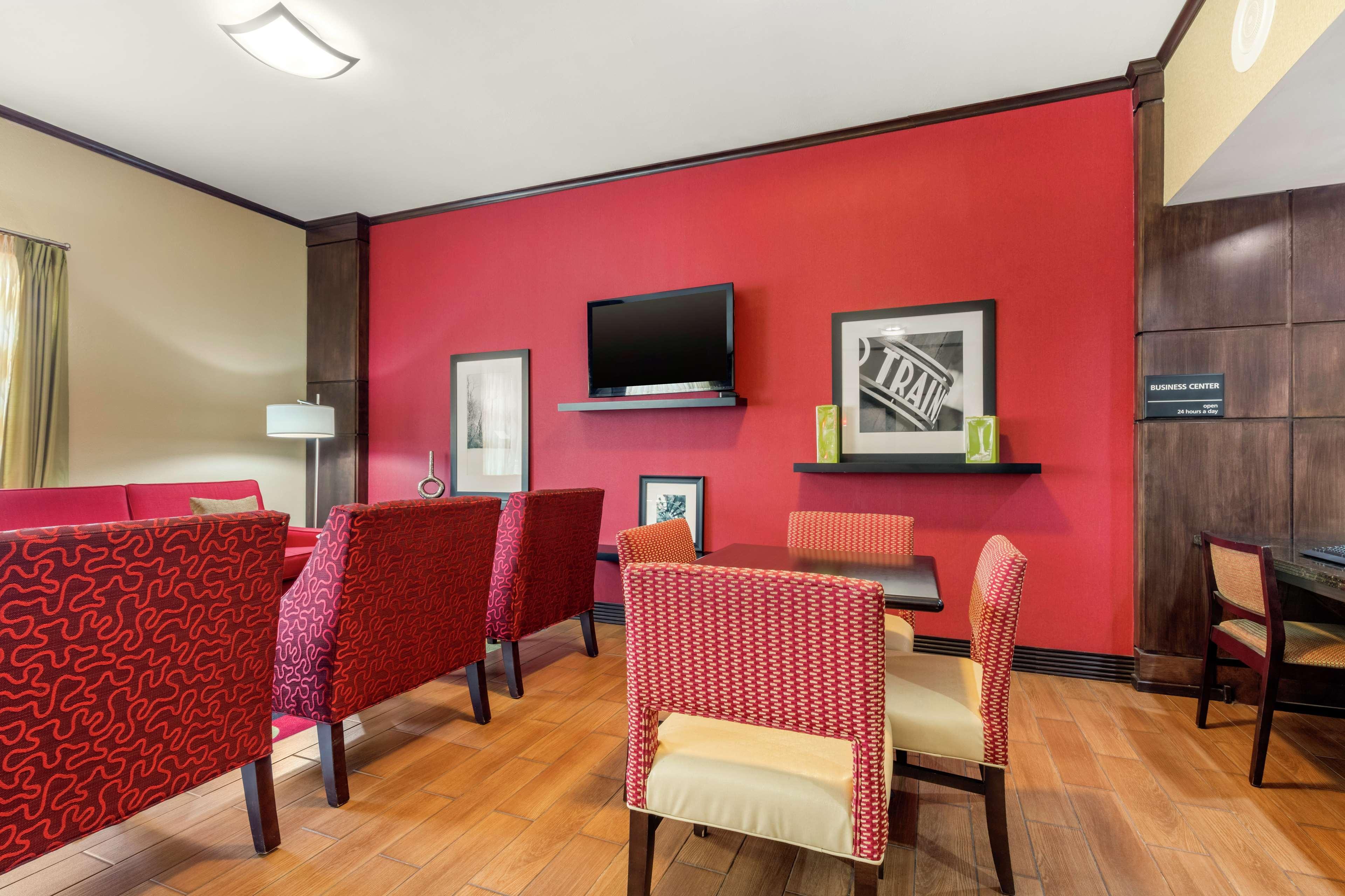 Hampton Inn Брукгейвен Екстер'єр фото