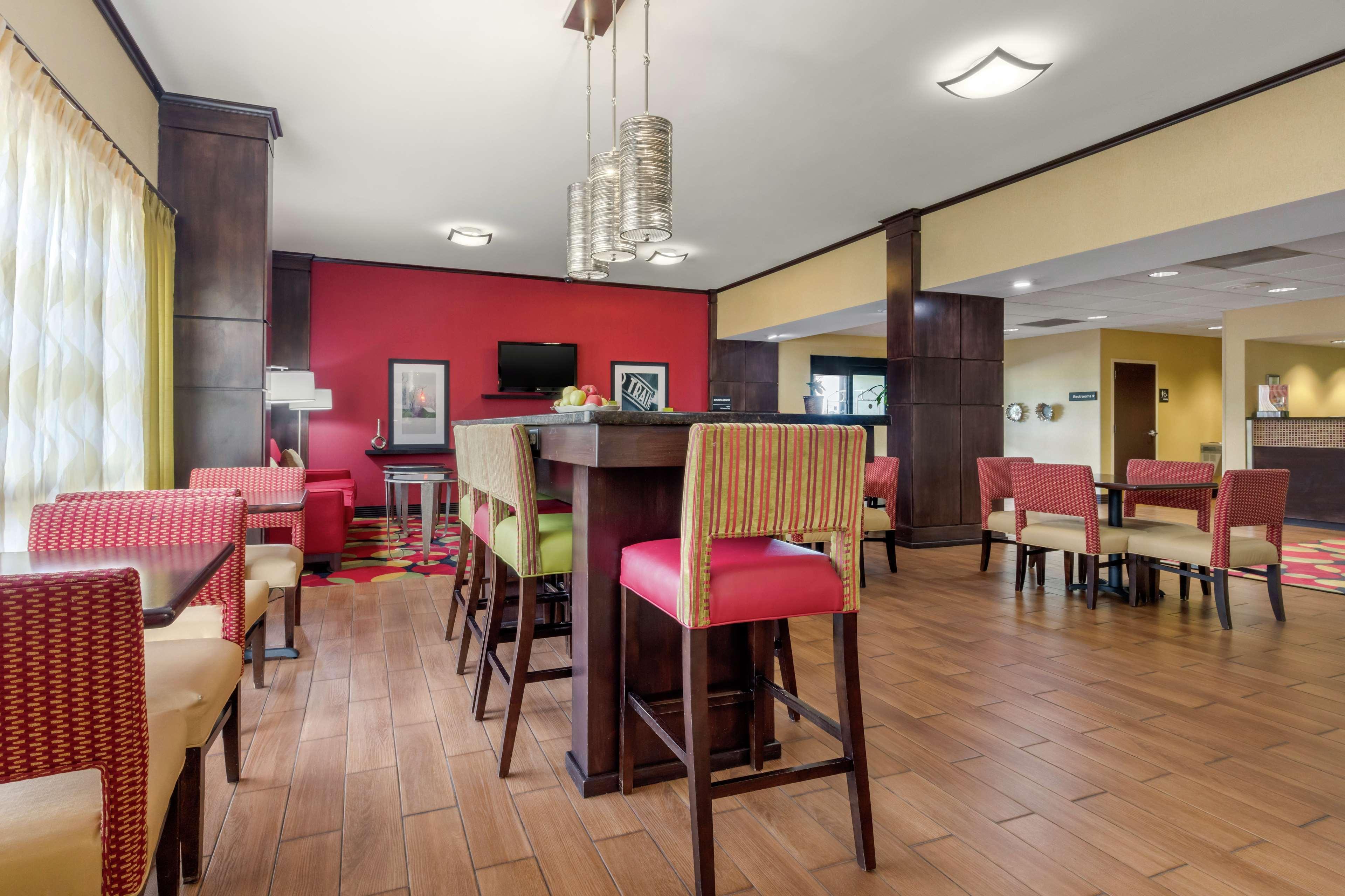 Hampton Inn Брукгейвен Екстер'єр фото