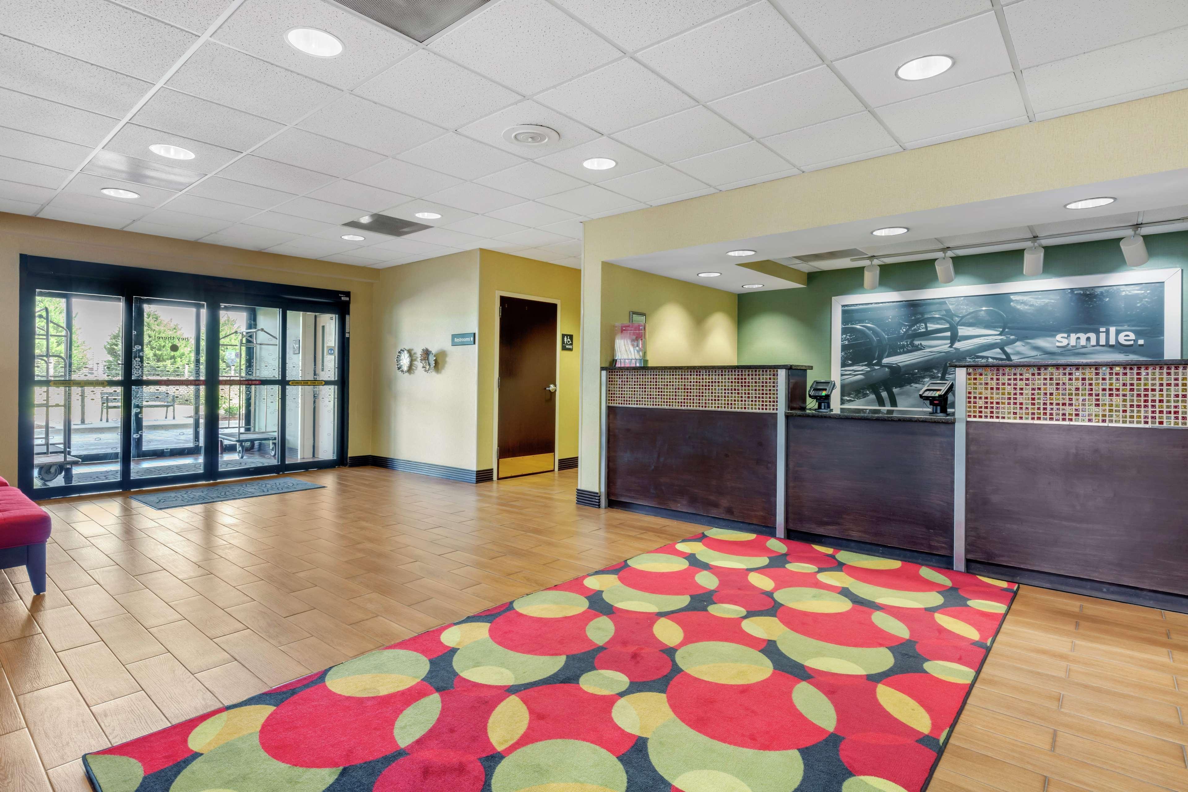 Hampton Inn Брукгейвен Екстер'єр фото