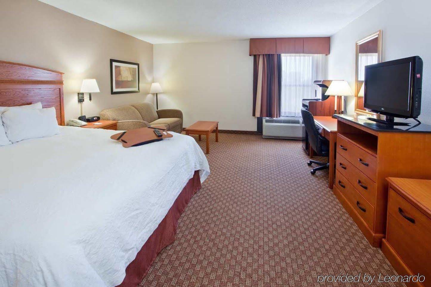 Hampton Inn Брукгейвен Екстер'єр фото